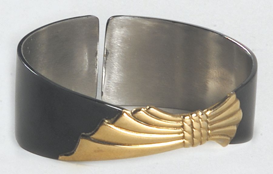 Lindi (Stainless-Black Handle-Gold Accent) Napkin Ring by Yamazaki-1