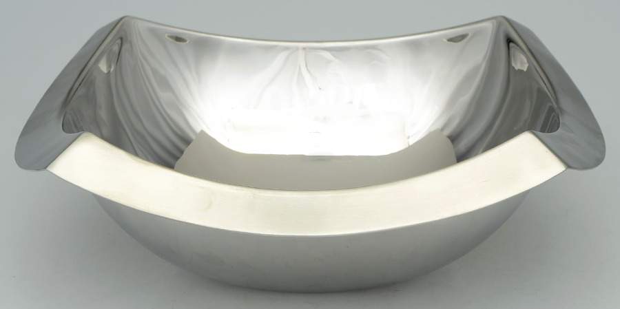 Signature (Stainless, Hollowware) 12" Salad Serving Bowl by Yamazaki-1
