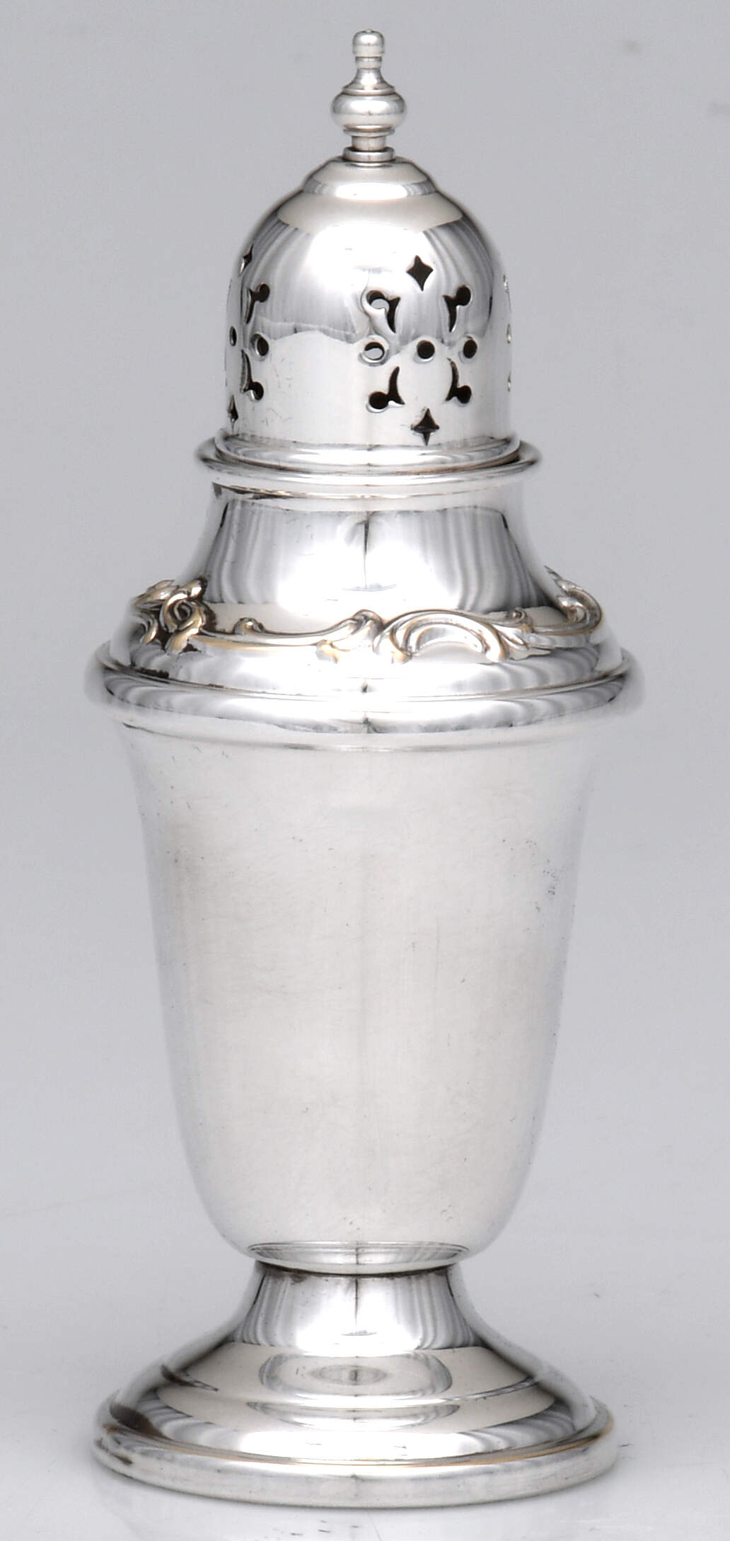 French Scroll (Silverplate, Hollowware) Salt Shaker by Alvin-1