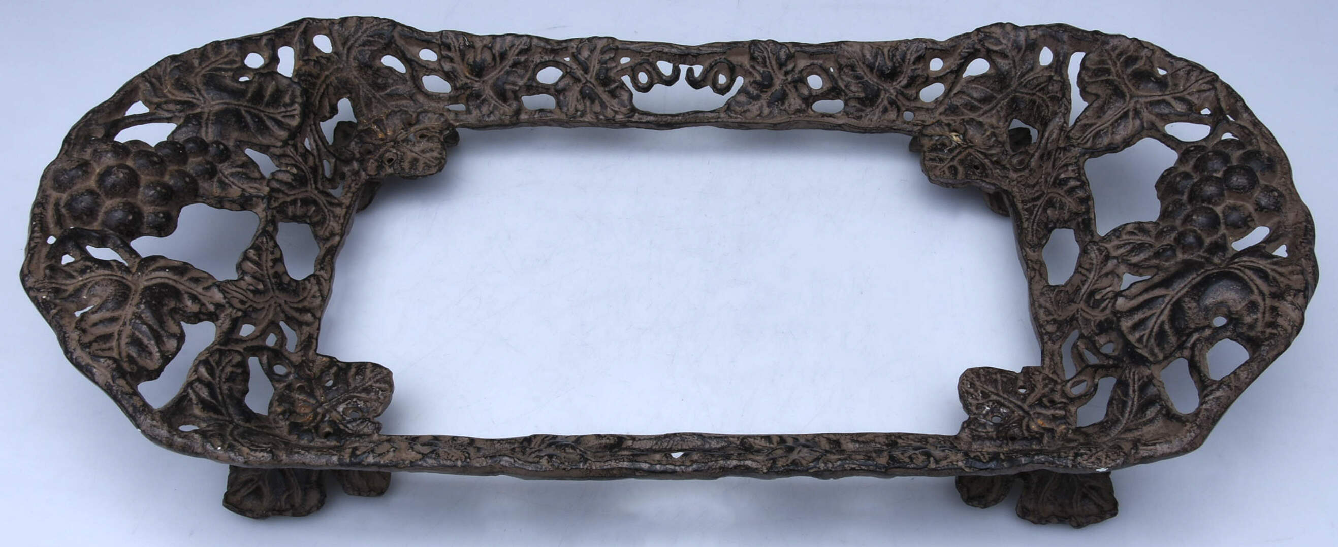 Grape Tuscan (Metal, Hollowware) Holder for 3 Qt Rectangular Casserole by Arthur Court-1