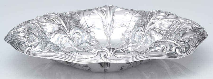 Fleur de Lis (Sterling, Hollowware) 9" Round Vegetable Bowl by Alvin-1