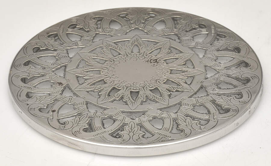 Silverplate Hollowware Round Crystal Trivet with Silverplate Overlay by Eales 1779 (Leonard Silver)-1