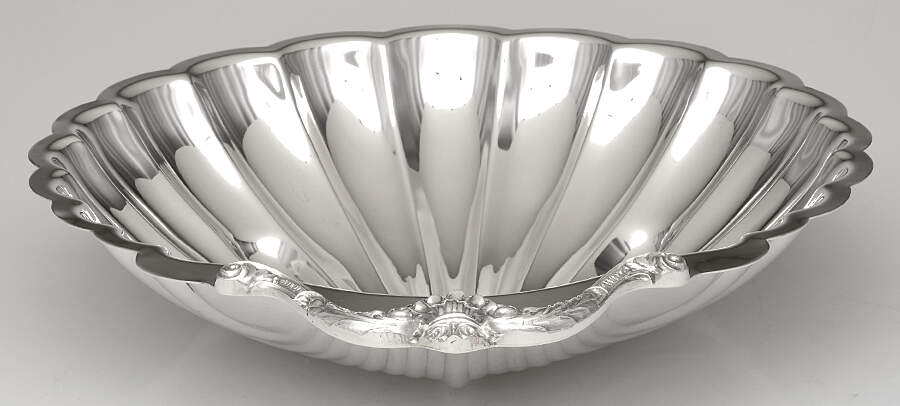 838 (Silverplate, Hollowware) Silverplate Shell Shape Bowl by English Silver Mfg Co.-1
