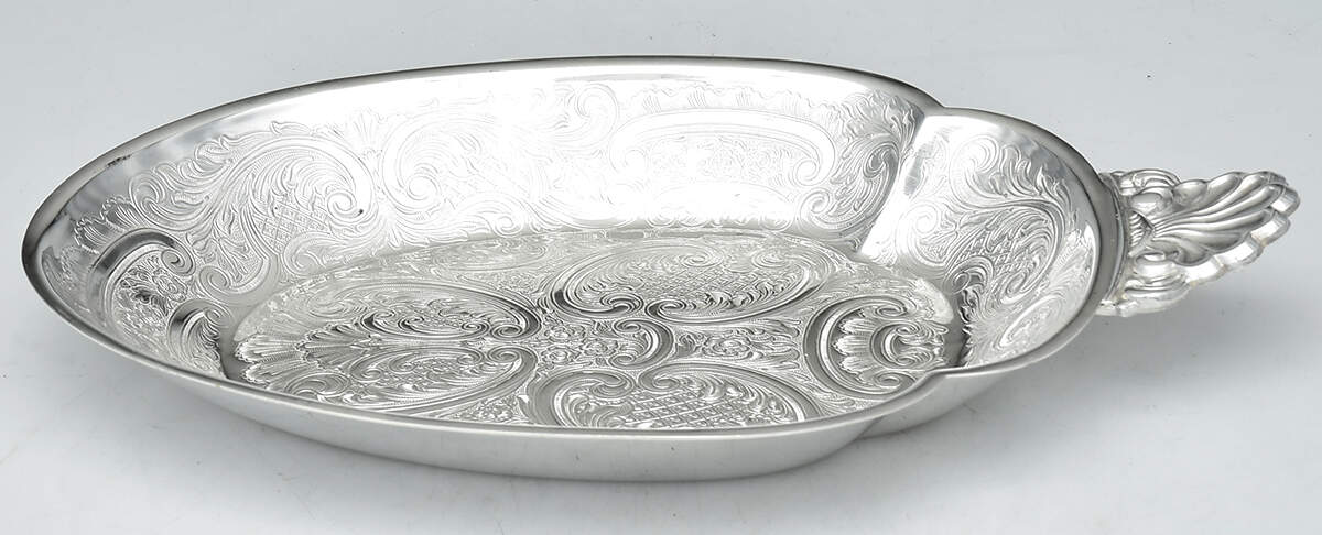 ELB19 (Silverplate, Hollowware) Lugged Oval Vegetable Bowl by Ellis-Barker-1