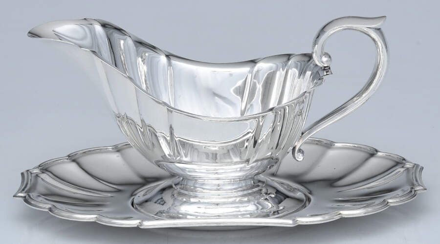 Fluted (Plated, Hollowware, Heritage) Plated Gravy Boat & Underplate by Gorham Silver-1