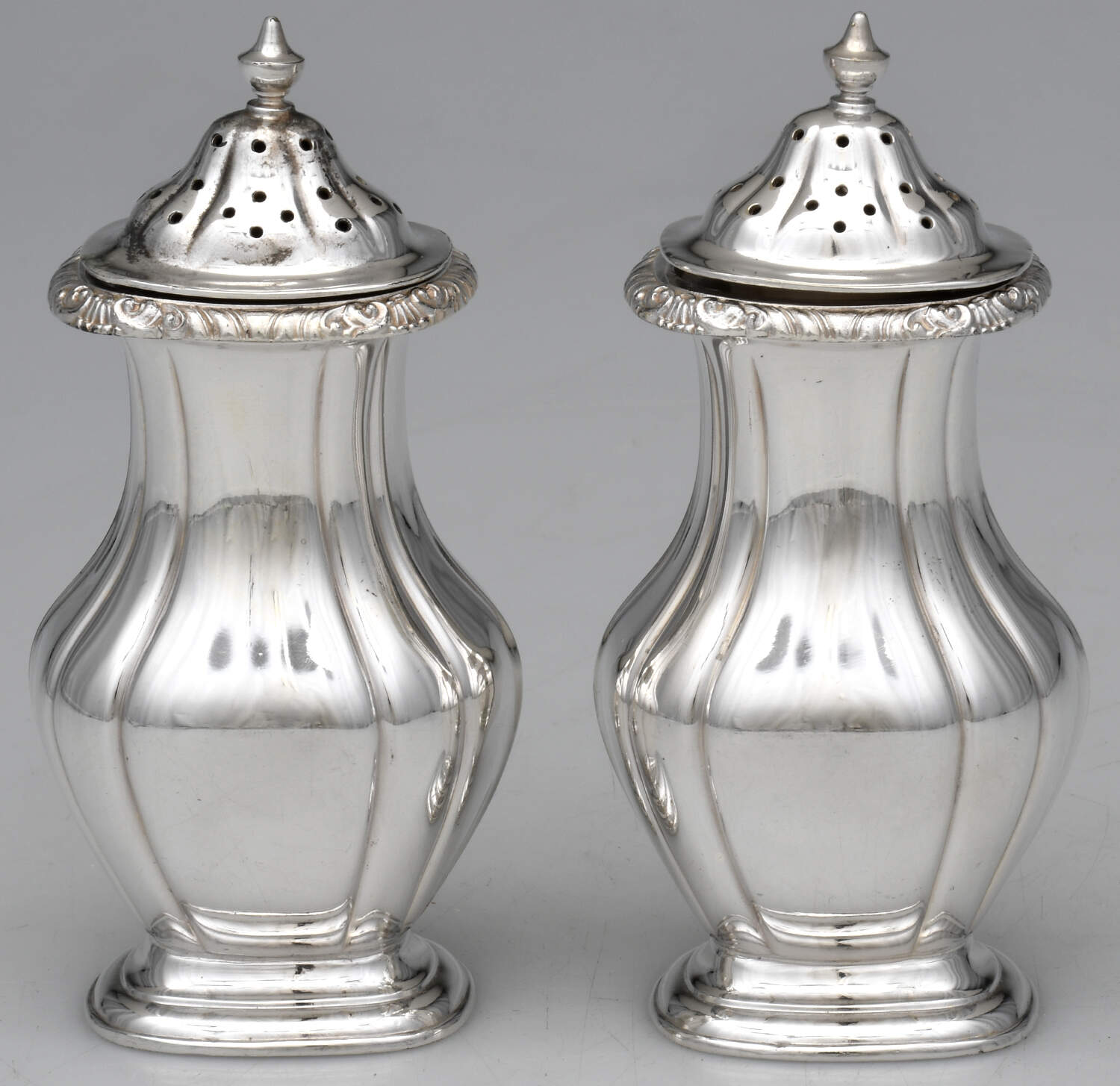 Shell & Gadroon (Silverplate, Hollowware) Salt & Pepper Set by Gorham Silver-1