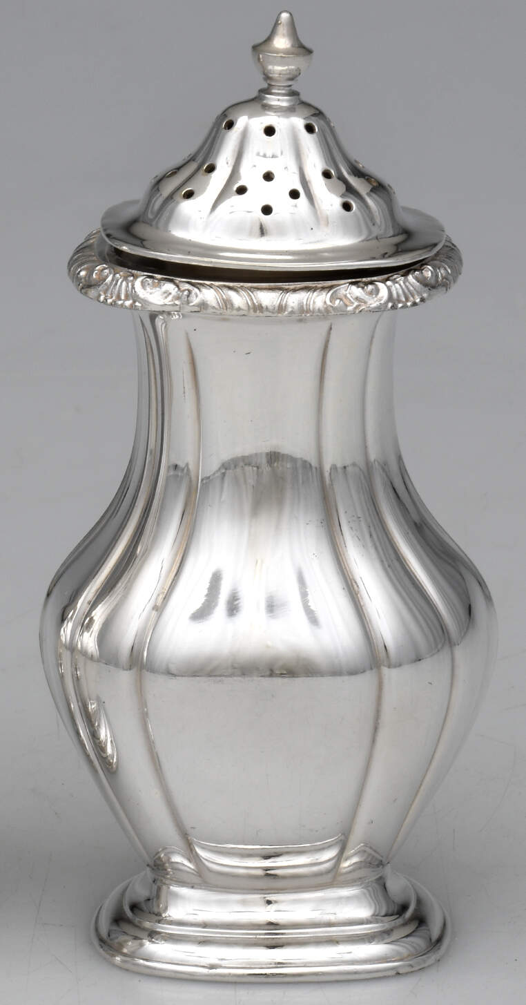 Shell & Gadroon (Silverplate, Hollowware) Salt Shaker by Gorham Silver-1