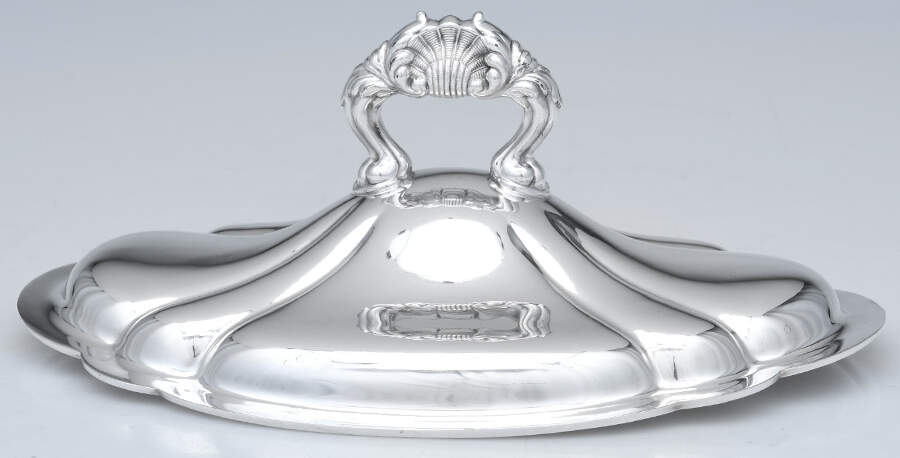 01000 (Silverplate, Hollowware) Lid for Tureen by Gorham Silver-1