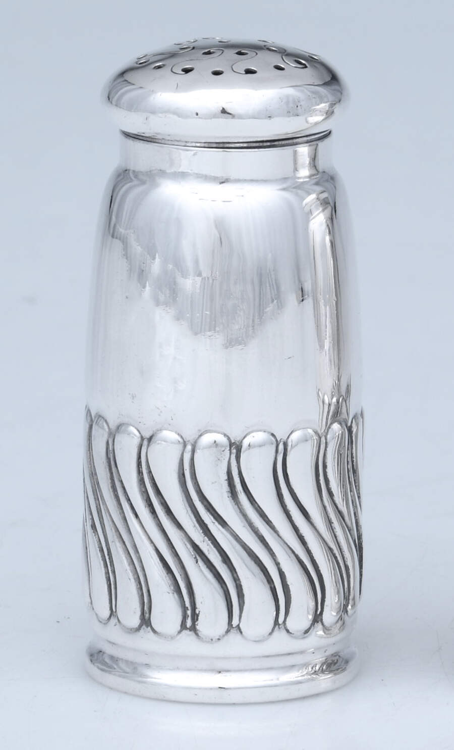 Colonial (Sterling, 1885, Hollowware) Salt Shaker by Gorham Silver-1