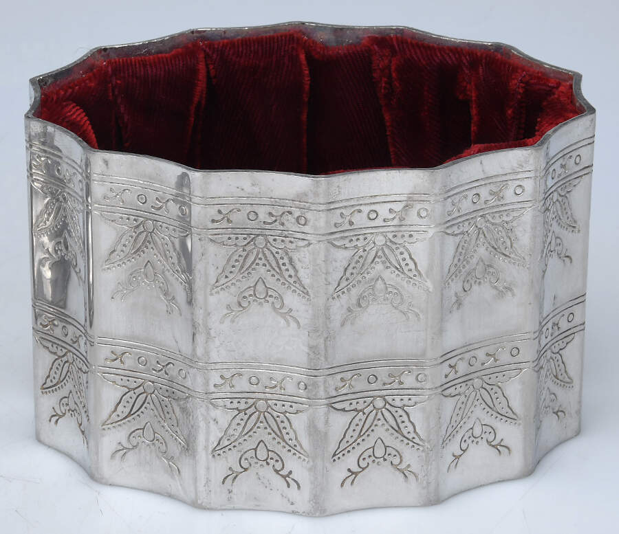 GOI39 (Silverplate, Hollowware) Jewelry Box No Lid by Godinger-1