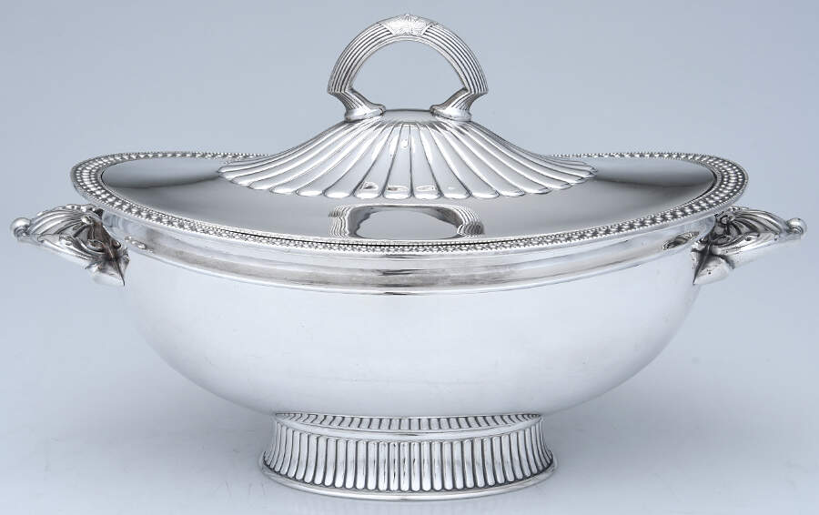 0670 (Silverplate, Hollowware) Tureen & Lid by Gorham Silver-1
