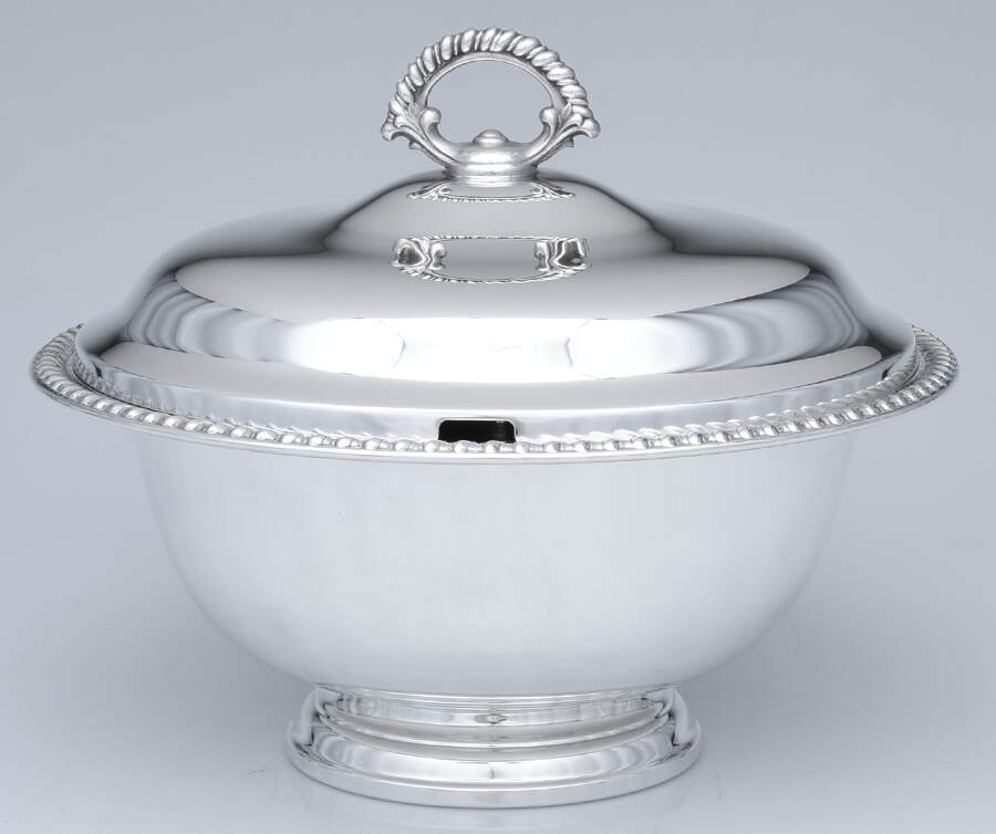 Castleton (Silverplate, Hollowware) Tureen & Lid by International Silver-1
