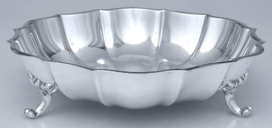 Silverplate Hollowware Footed Round Vegetable Bowl by International Silver-1