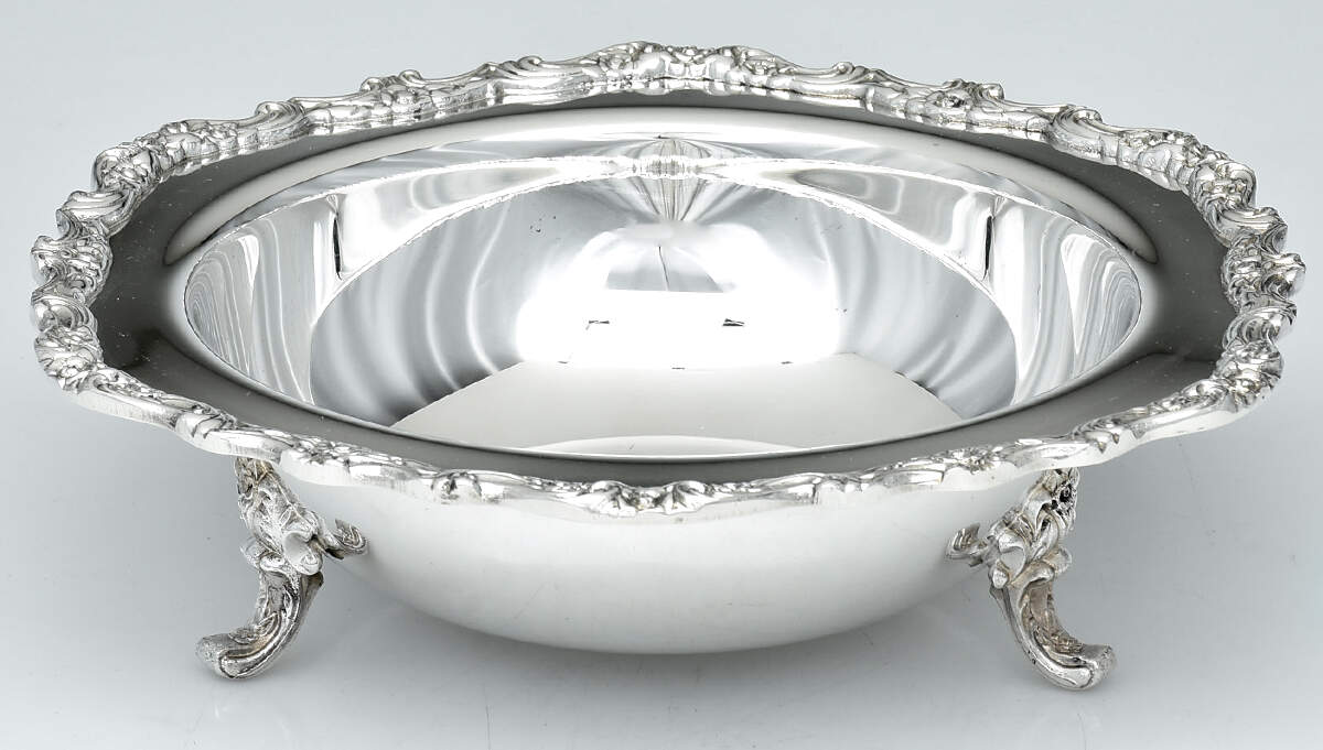 Countess (Silverplate, Hollowware) Footed Round Vegetable Bowl by International Silver-1