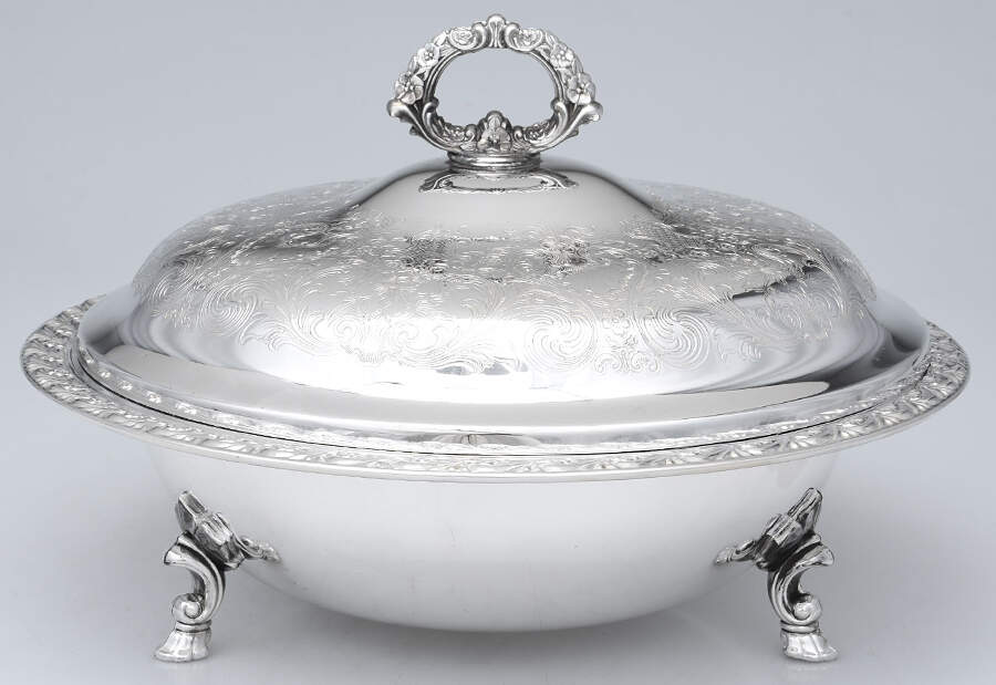 713 (Silverplate, Hollowware) 1.5 Qt Round Covered Casserole W/No Liner by International Silver-1