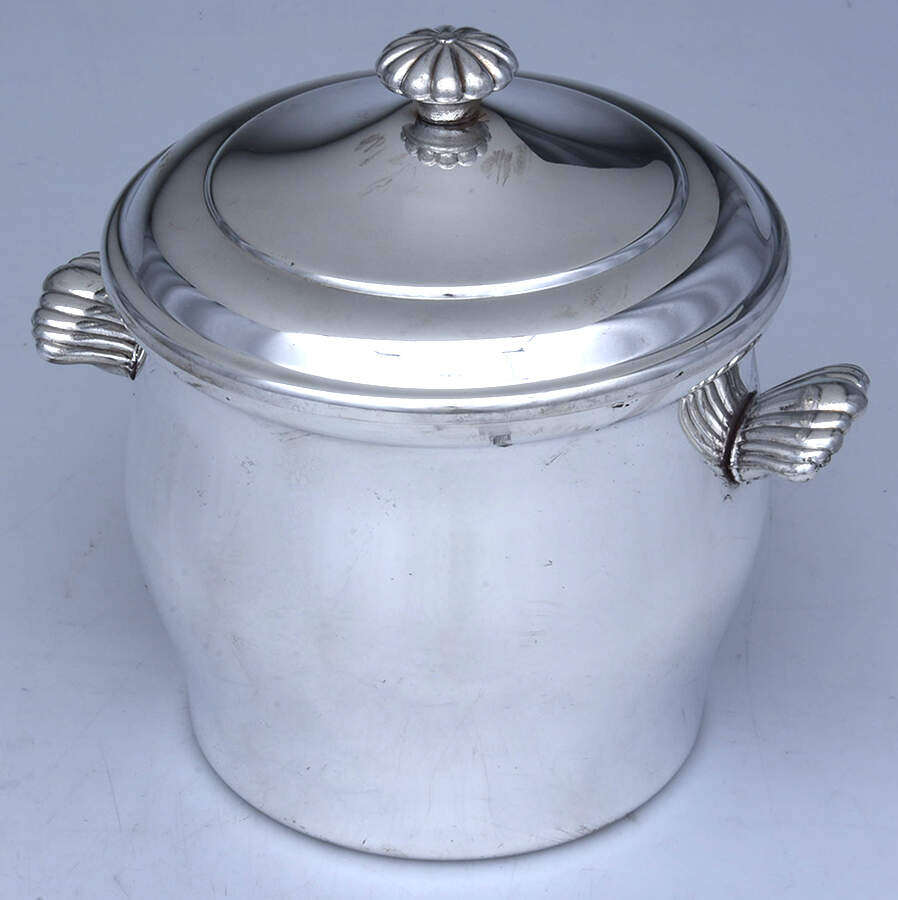 Paul Revere Reproductions (Slvp, Hlwr) Ice Bucket & Lid by International Silver-1