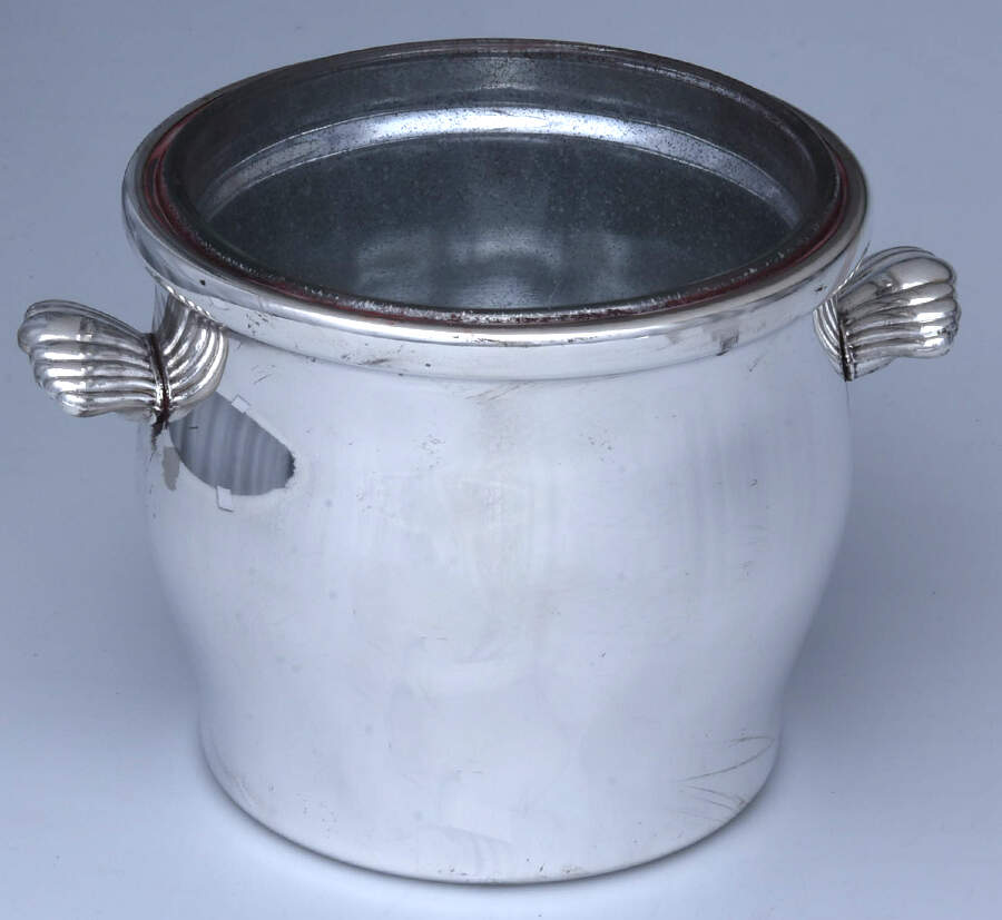 Paul Revere Reproductions (Slvp, Hlwr) Ice Bucket No Lid by International Silver-1