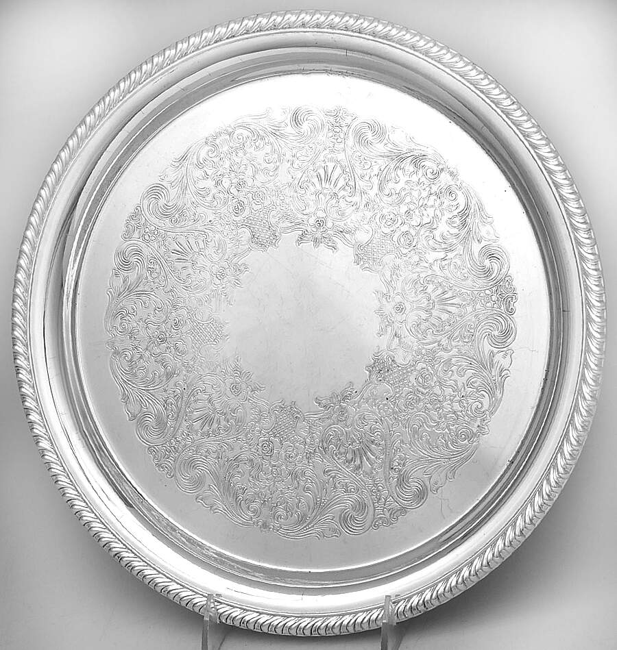 English Gadroon (Silverplate, Hollowware) 12" Round Tray by International Silver-1