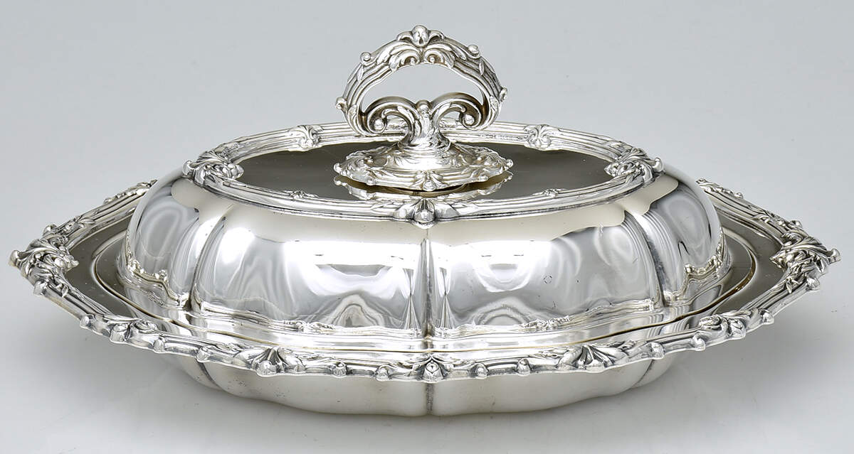 Maintenon (Silverplate, Hollowware) Double Vegetable Bowl by International Silver-1