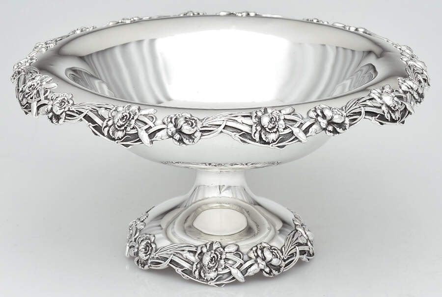 637 (Sterling, Hollowware) 11" Round Pedestal Centerpiece by International Silver-1