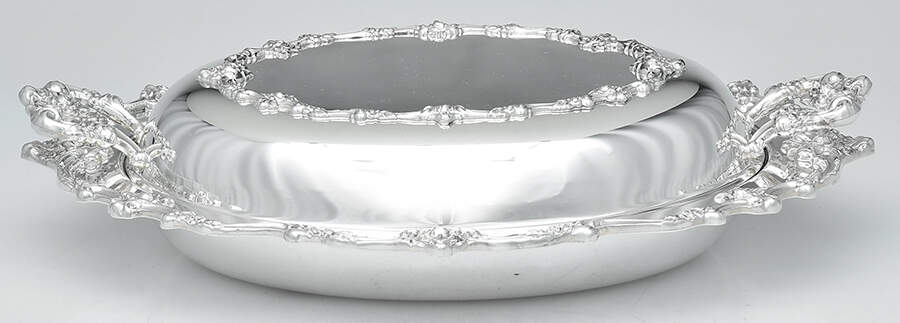 Eloquence (Silverplate, Hollowware) Oval Double Vegetable & Lid by Lunt Silver-1