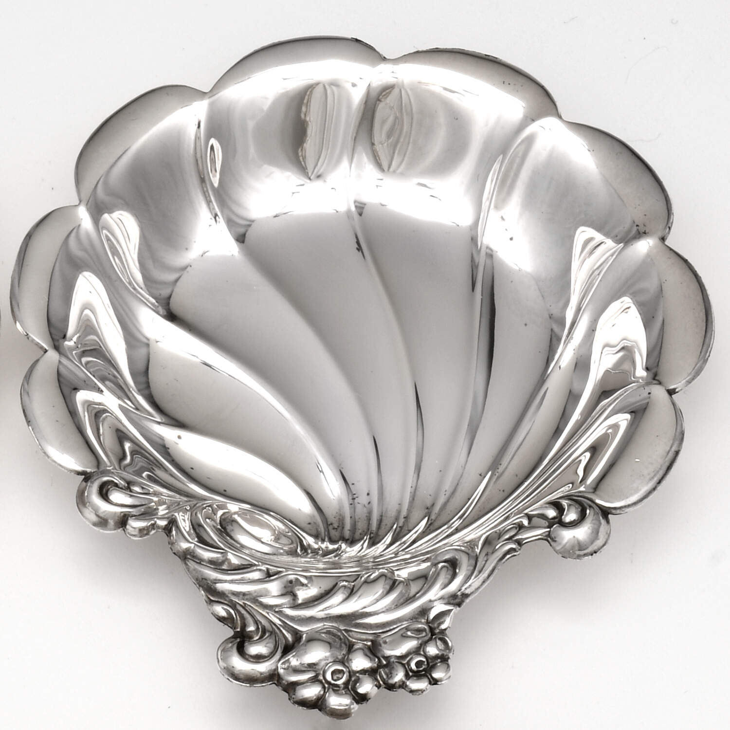 1196 (Sterling, Hollowware) Nut Dish by Lunt Silver-1