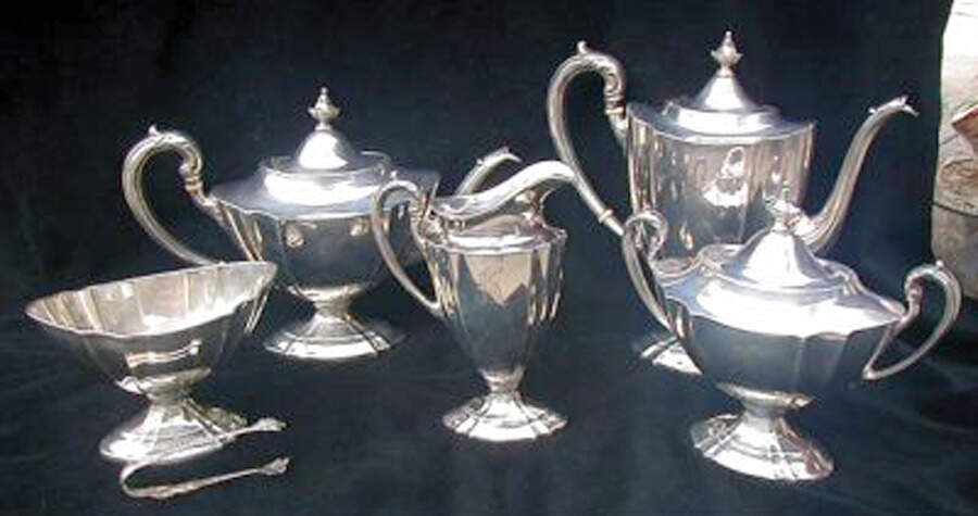 MBC2 (STERLING, HOLLOWWARE) Coffee Pot by Meriden Britannia -1