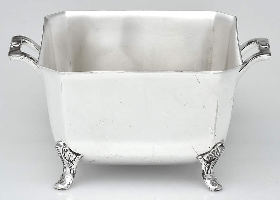 650 (Silverplate, Hollowware) Nut Serving Bowl by Meriden Britannia -1