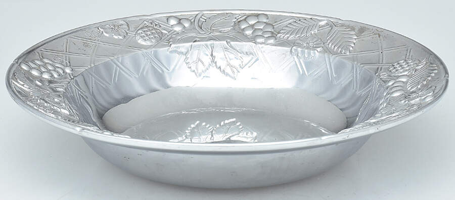 English Countryside (Metal, Hollowware) 15" Salad Serving Bowl by Mikasa-1