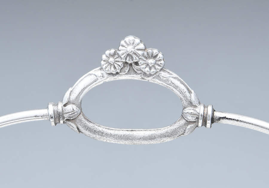 1633 (Silverplate, Hollowware) Footed Handled Cake Basket by Meriden Silver Plate-4
