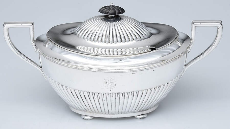 1738 (Silverplate, Hollowware) Tureen & Lid by Meriden Britannia -1