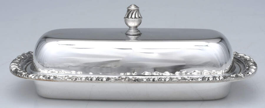 Henley (Silverplate, Hollowware) 1/4 Pound Covered Butter & Liner by Oneida Silver-1