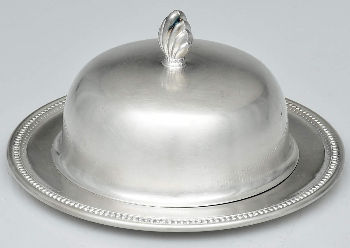 Jefferson (Silverplate, Hollowware) Round Covered Butter with Plastic Liner by Oneida Silver-1