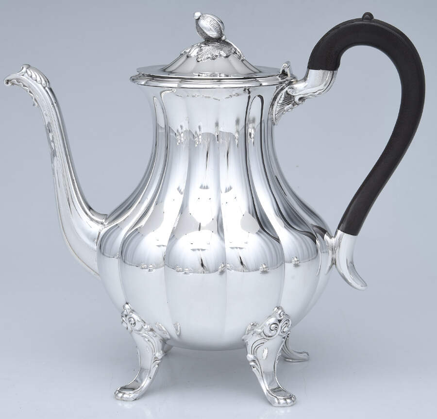 Melon-Plain (Silverplate, Hollowware) Coffee Pot with Wood Handle by Oneida Silver-1