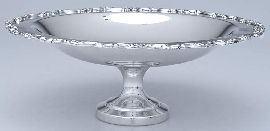 Royal Provincial (Silverplate, Hollowware) 12" Round Pedestal Centerpiece by Oneida Silver-1