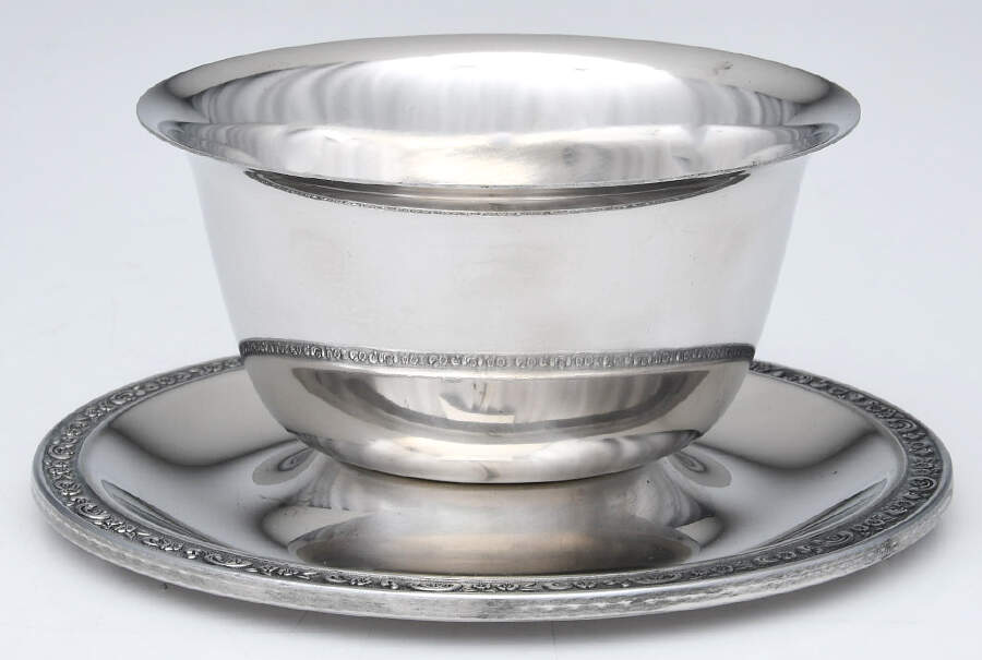 Mediterranea (Stainless, Hollowware) Gravy Boat with Attached Underplate by Oneida Silver-1