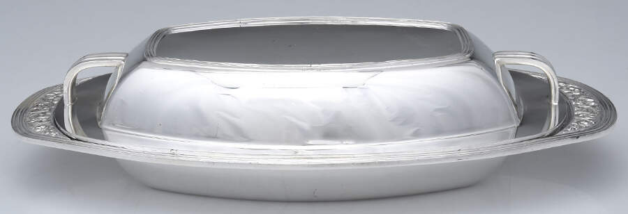 Coronation (Silverplate, Hollowware) Double Vegetable Bowl by Oneida Silver-1