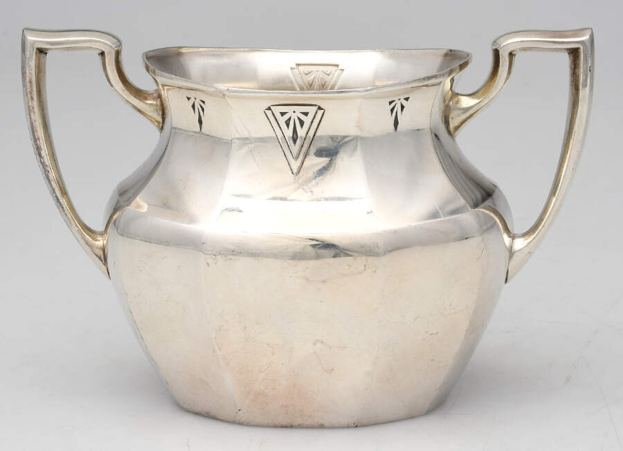 Deauville (Silverplate, Hollowware) Sugar Bowl No Lid by Oneida Silver-1