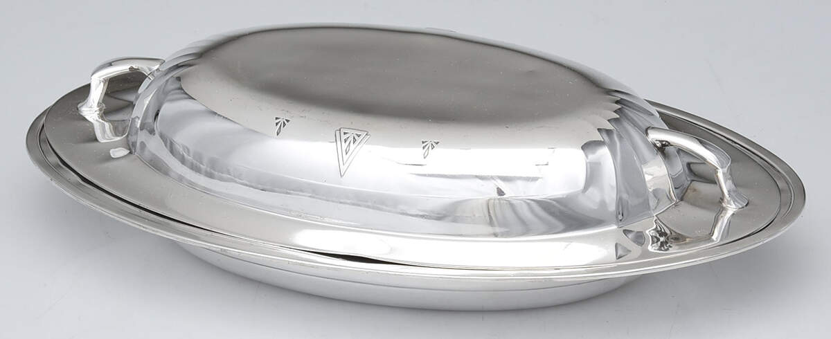 Deauville (Silverplate, Hollowware) Double Vegetable Bowl by Oneida Silver-1