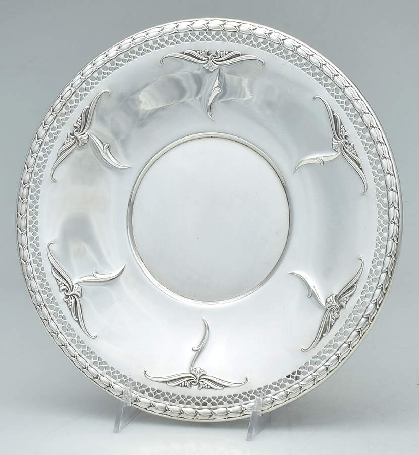 Fantasy (Silverplate, 1941, Hollowware) 11" Sandwich Plate by Oneida Silver-1