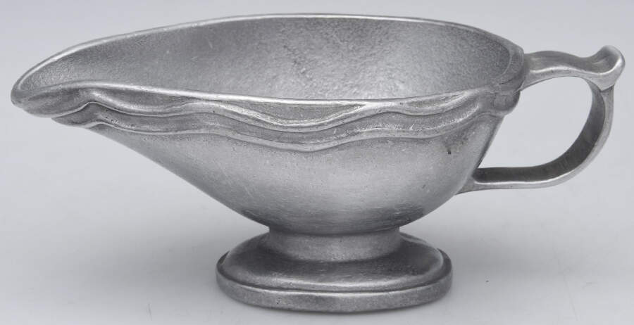 7205 (Pewter, Hollowware) Sauce/Gravy Boat No Lid by Olde Country Reproductions-1