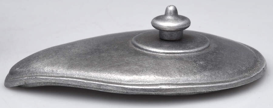 7205 (Pewter, Hollowware) Lid for Sauce/Gravy Boat by Olde Country Reproductions-1