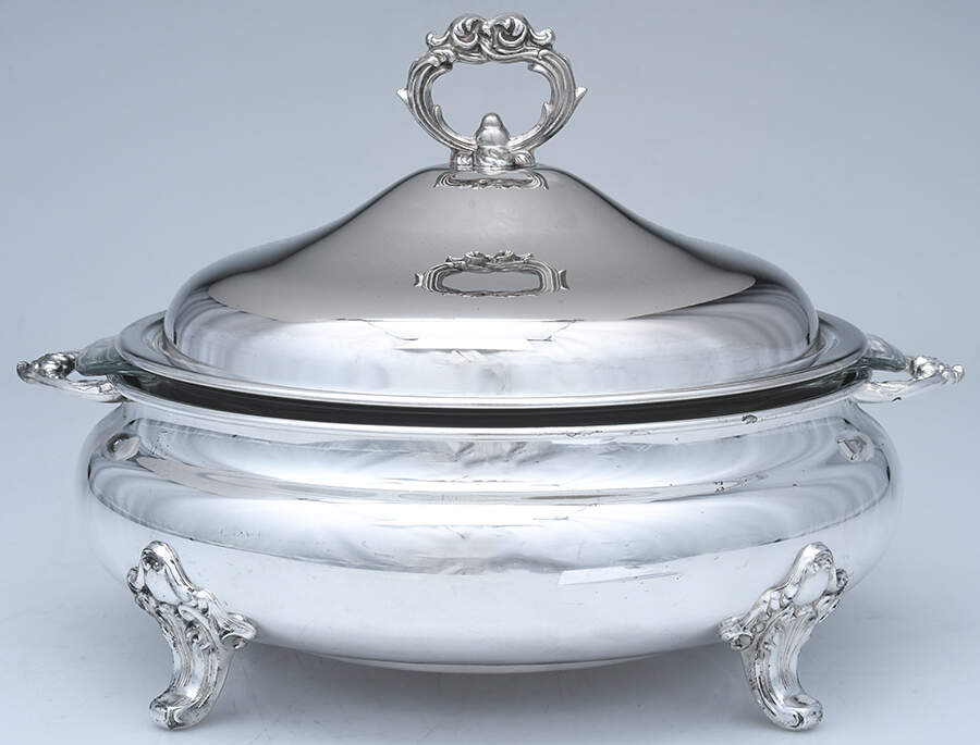 818 (Silverplate, Hollowware) 3 Qt Round Covered Casserole W/Liner by Poole Silver -1