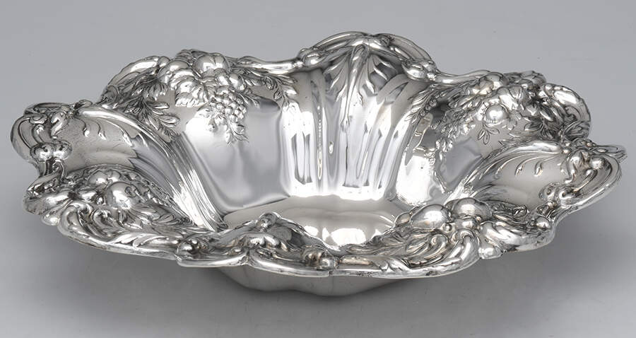 Francis I (Sterling, Hollowware, Reed&Barton, Dates) Medium Sterling Round Vegetable Bowl by Reed & Barton-1