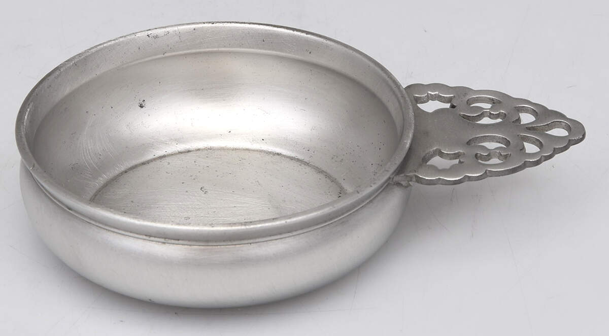 P94 (Pewter, Hollowware) 4" Porringer by Reed & Barton-1