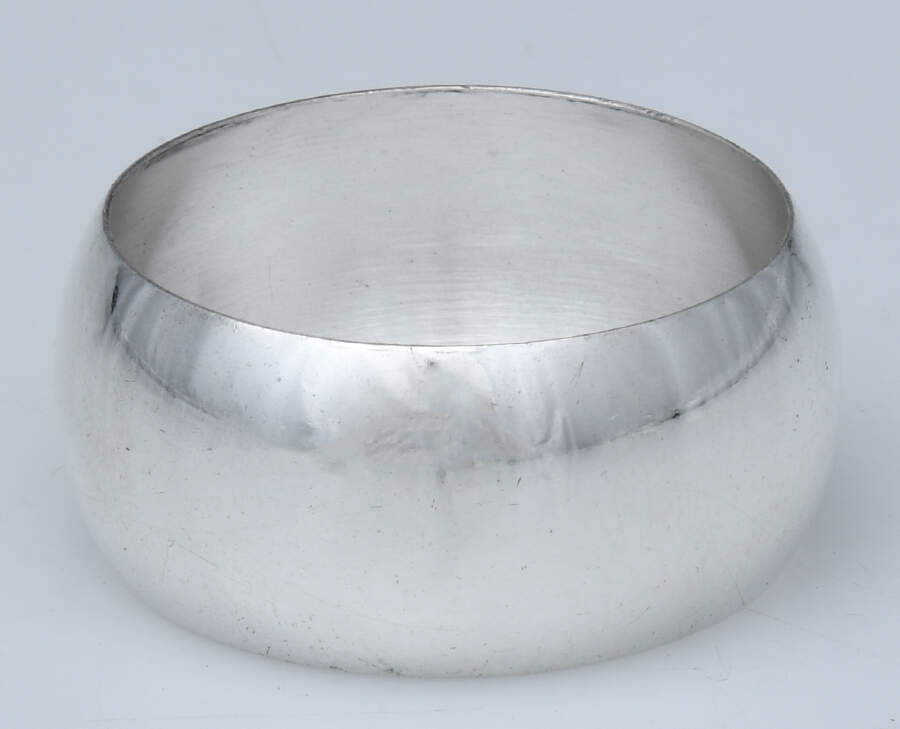 N662 (Sterling, Hollowware) Napkin Ring by Reed & Barton-1