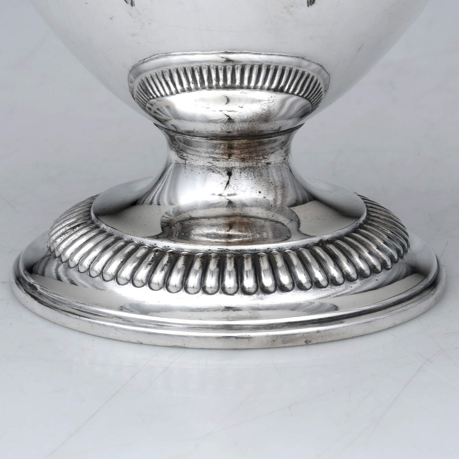 RT71 (Silverplate, Hollowware) Ewer & Lid by Rattray & Co-3