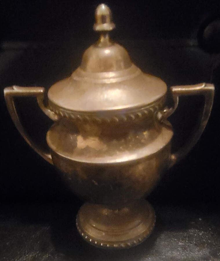 X93A (Silverplate, Hollowware) Sugar Bowl & Lid by Sheffield Silver Co (USA)-1