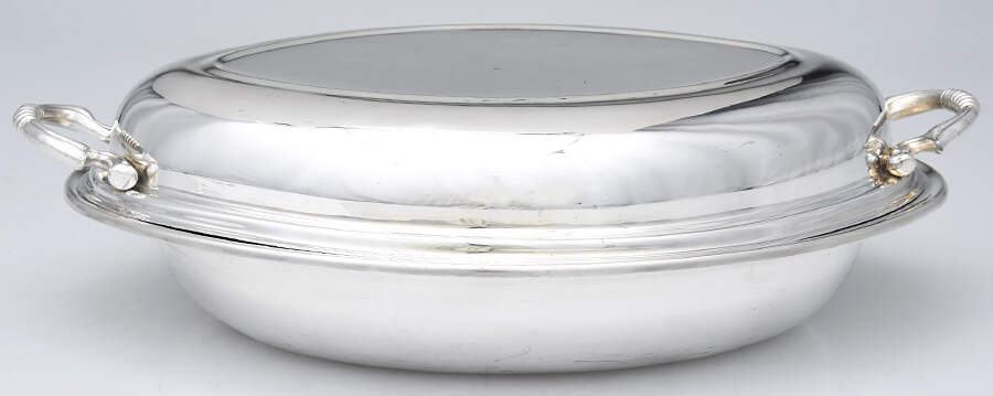 Sdn30 (Silverplate, Hollowware) 13" Double Oval Vegetable & Lid with Glass Liner by Sheridan Silver Co-1