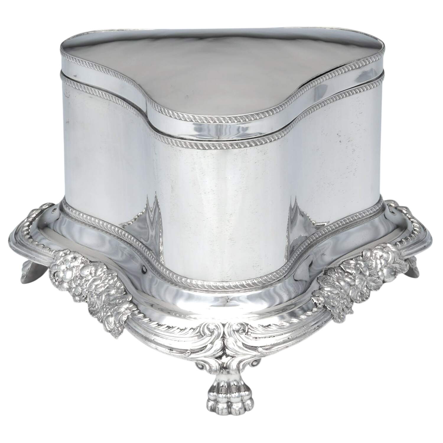UNH40 (Silverplate, Hollowware) Biscuit Box with Hinged Lid by Unknown Manufacturer-1